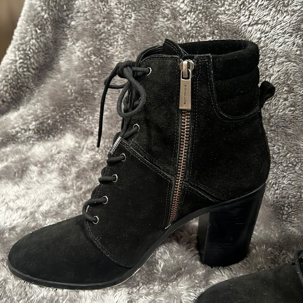 Michael Kors Black Thatcher Womens Lace-Up Suede Ankle Combat Boots Size 8M - Picture 3 of 12